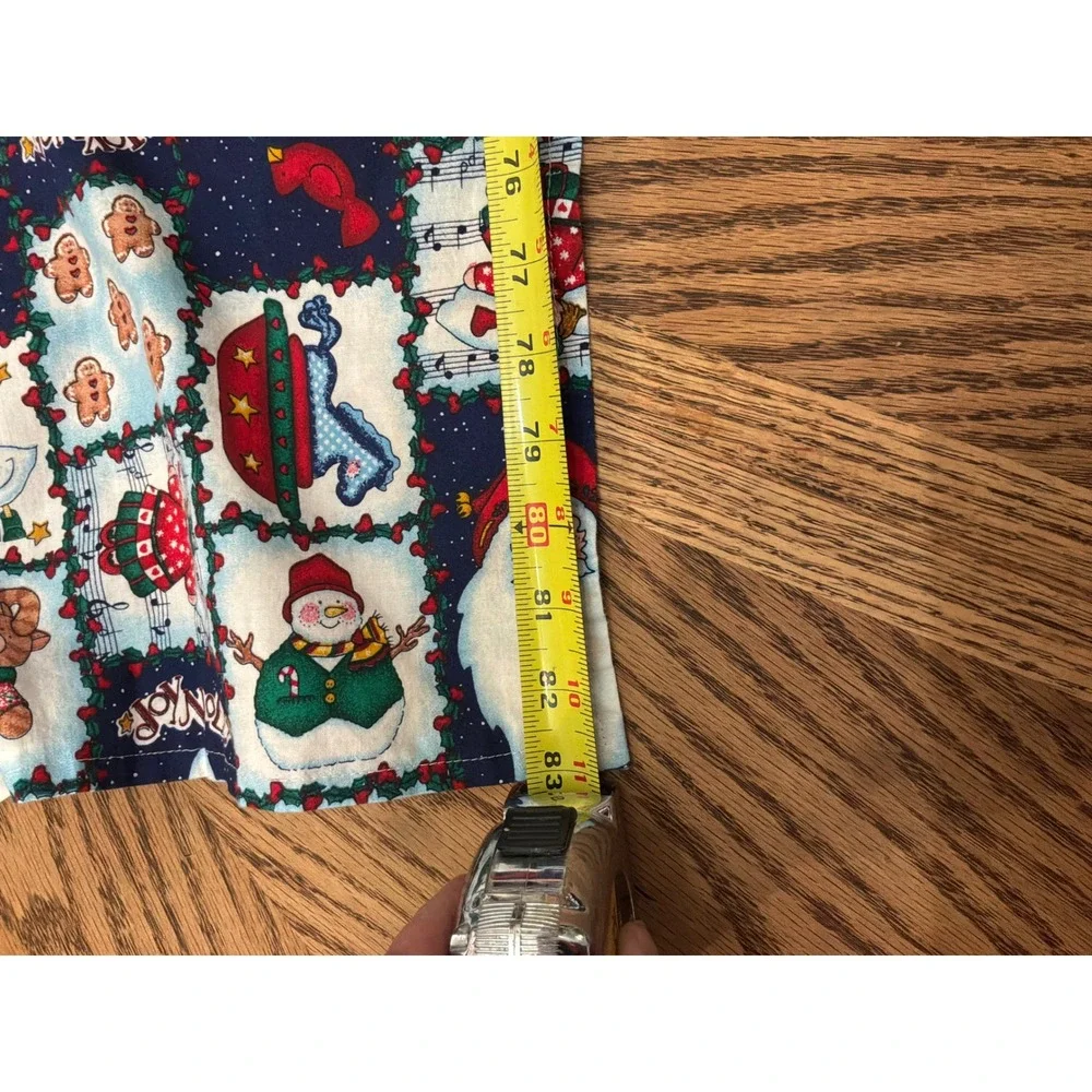 Vintage Christmas Unbranded Round Tablecloth 82 Inch Navy Blue Santa Snowman